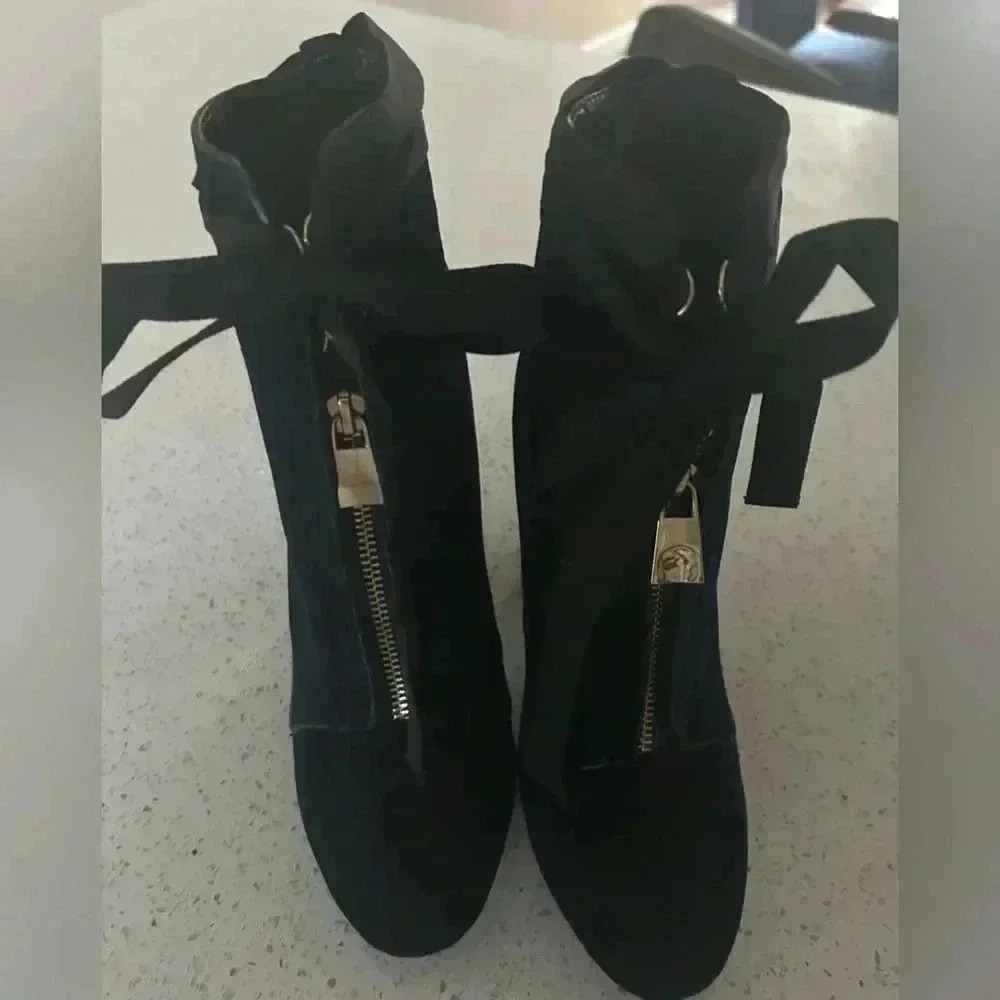 Women’s Zara blue velvet zip front ankle tie boots size 6.5/37